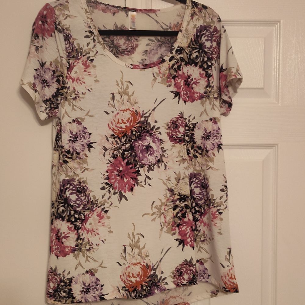 LuLaRoe Perfect Tee Floral Short Sleeve Top - Purple and Pink. Size Large.